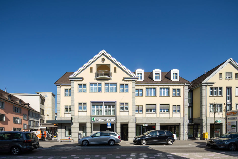 Ansicht vom Gebäude der Niederlassung der St.Galler Kantonalbank in Gossau
