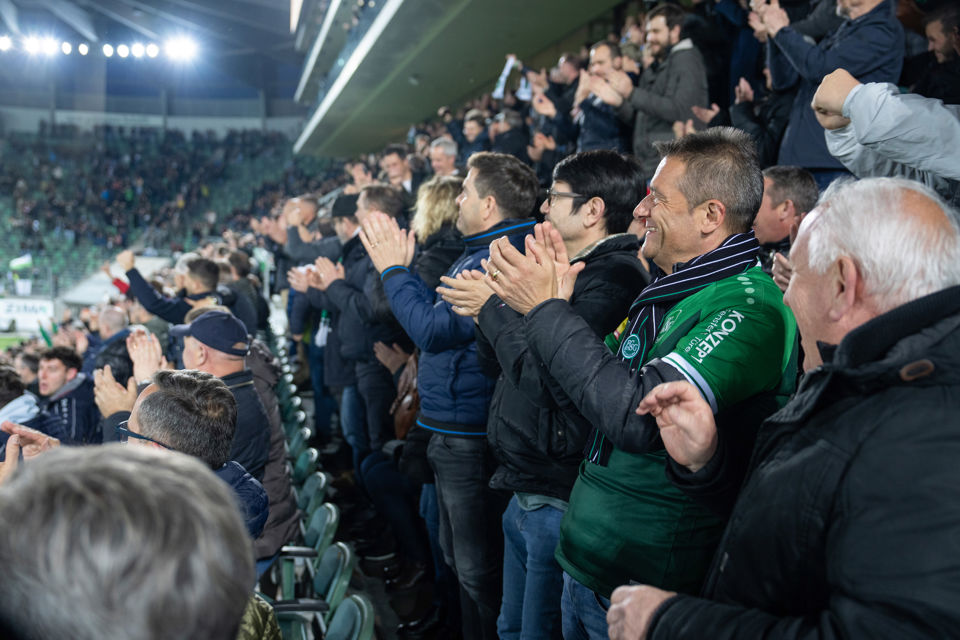 Blick auf das Publikum bei einem FC SG Spiel im Kybunpark