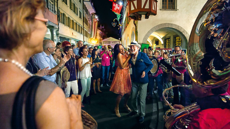 Zuschauer und Band an den Jazztagen in Lichtensteig