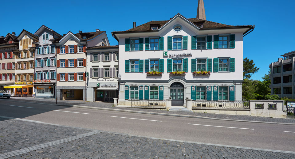 Ansicht vom Gebäude der Niederlassung der St.Galler Kantonalbank in Altstätten
