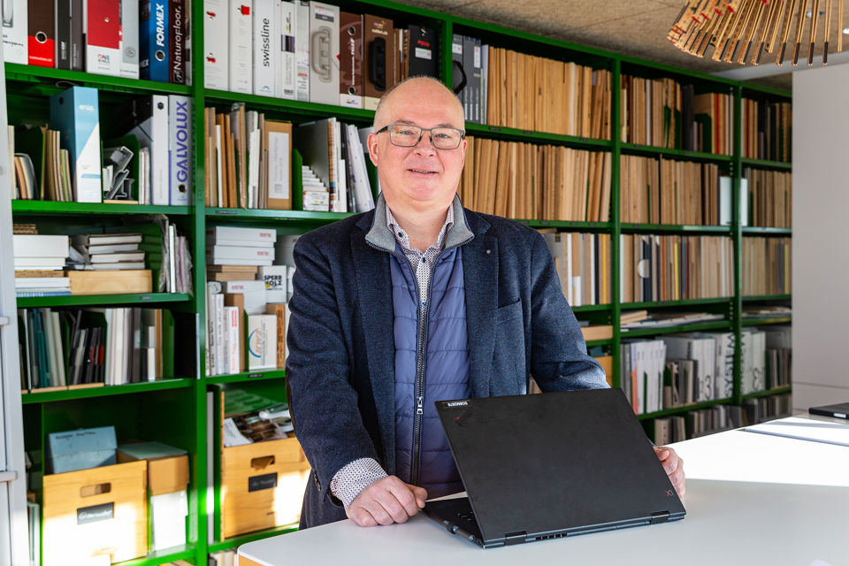 Portraitbild Andreas Bleiker, Leiter der St. Galler Kantonalbank Niederlassung Teufen