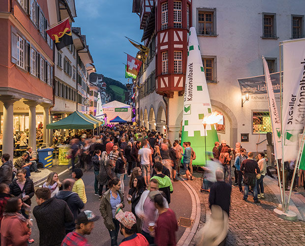 Aufnahme aus einer Gasse an den Jazztagen Lichtensteig